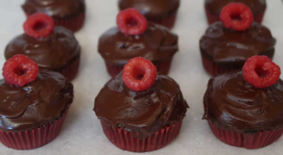 How to make Chocolate Raspberry Cupcakes Recipe